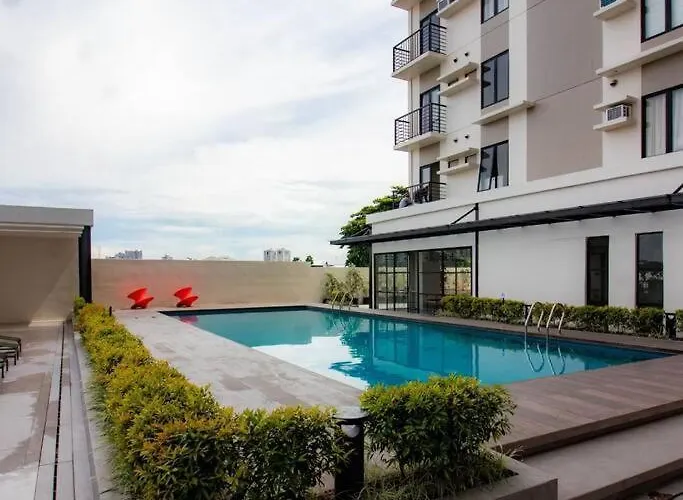 1 Bedroom With Balcony Walk To It Park View Pool Access * Cebu