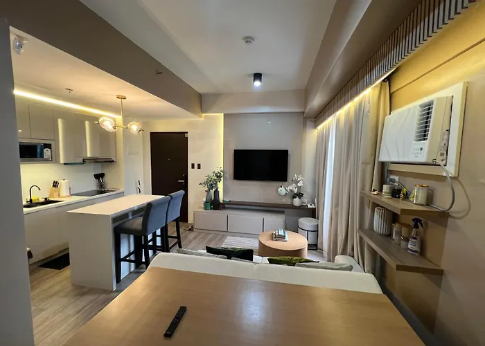 1 Bedroom With Balcony Walk To It Park View Pool Access Appartamento *