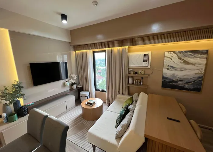 1 Bedroom With Balcony Walk To It Park View Pool Access Appartamento *