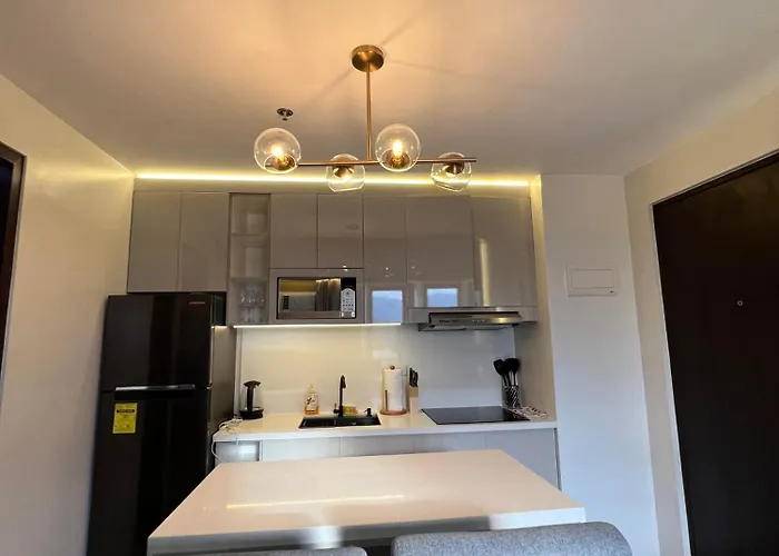 Appartamento 1 Bedroom With Balcony Walk To It Park View Pool Access *